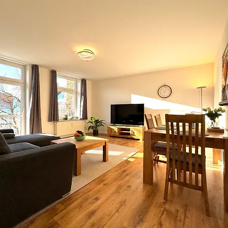 Schicke Im Gruenen Hinterhof Apartment