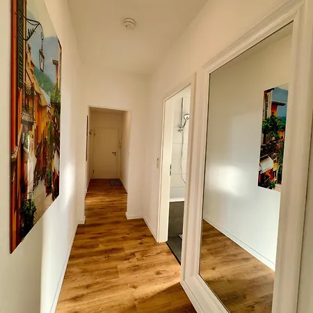 Schicke Im Gruenen Hinterhof